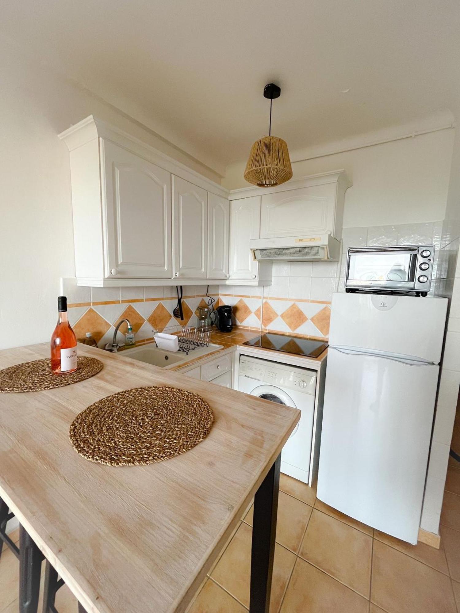 Le Petit Sicile Apartment Аячо Екстериор снимка